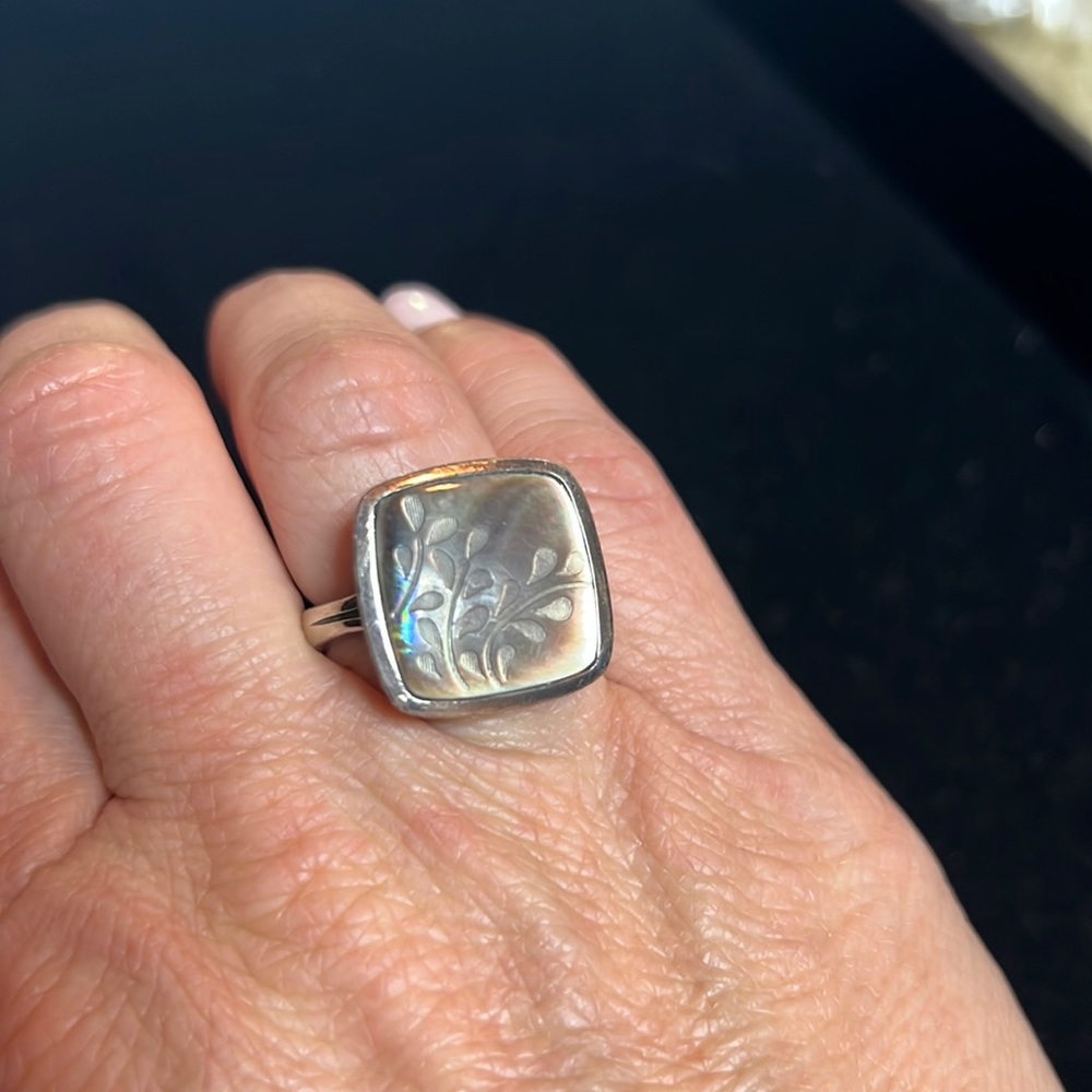 Elegant Silver Leaf Ring